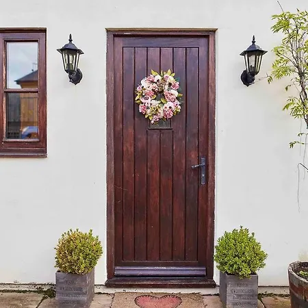 Bentra - Boutique Cottage At Harrys Cottages Pen-y-Clawdd Exterior photo